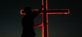 مسيرة درب الصليب من جبيل الى عنايا ليل 29 الجاري
