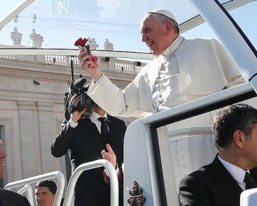 البابا يتوقف في كوبا قبل زيارة الولايات المتحدة