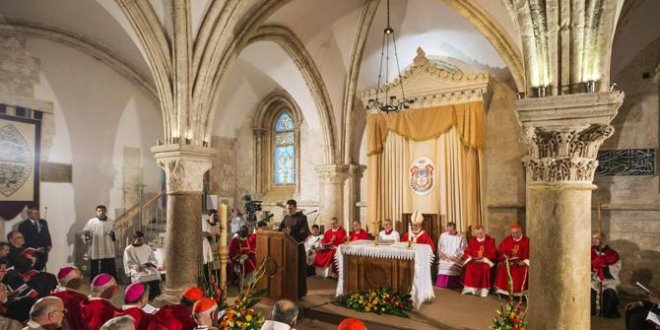 البابا يترأس القداس مع رؤساء الكنائس الكاثوليكية في الأرض المقدسة