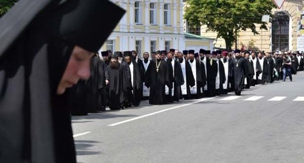 أوكرانيا تواجه مسألة العنف ضد الكنيسة ورجال الدين، وسط تخوف من مؤامرة لشن هجوم على الكنيسة الأرثوذكسية الأوكرانية