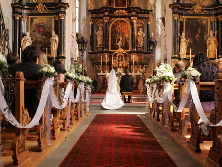 ما موقف الكنيسة من اقتراح إعادة تحديد مفهوم الزواج؟ معضلة الاستفتاء حول الزواج في إيرلندا
