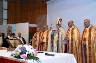 الرهبانية الأنطونية تحتفل بالرسامة الكهنوتية ل 4 من رهبانها
