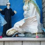 تمثال العذراء في كنيسة مار شربل في بانشبول في سيدني