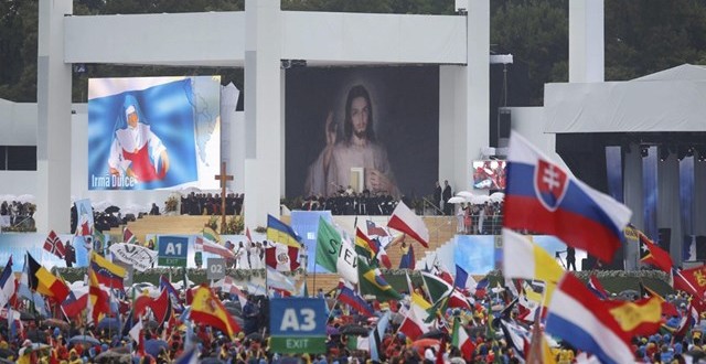 شباب العالم أجمع يرحبون بقداسة البابا فرنسيس في كراكوفيا