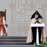 الكنيسة الأرمنية الرسولية تحث المواطنين على العمل في سبيل السلام والمصالحة الوطنية