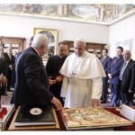 البابا فرنسيس يستقبل الرئيس الفلسطيني محمود عباس. بيان دار الصحافة الفاتيكانية -