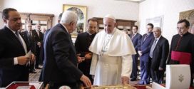 البابا فرنسيس يستقبل الرئيس الفلسطيني محمود عباس. بيان دار الصحافة الفاتيكانية