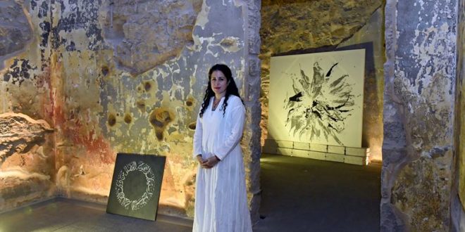 زينة الخليل اختتمت معرضها الفني الكارثة المقدسة: شفاء لبنان