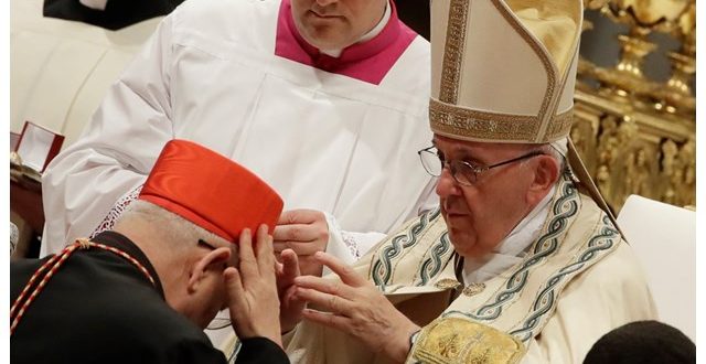 البابا يترأس كونسيستوارا يمنح خلاله القبعة الكاردينالية أربعة عشرة كاردينالاً جديدًا
