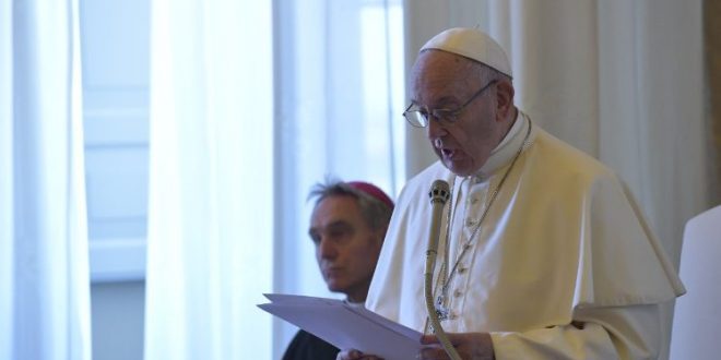 البابا فرنسيس يستقبل المشاركين في مؤتمر حول المخدرات والإدمان