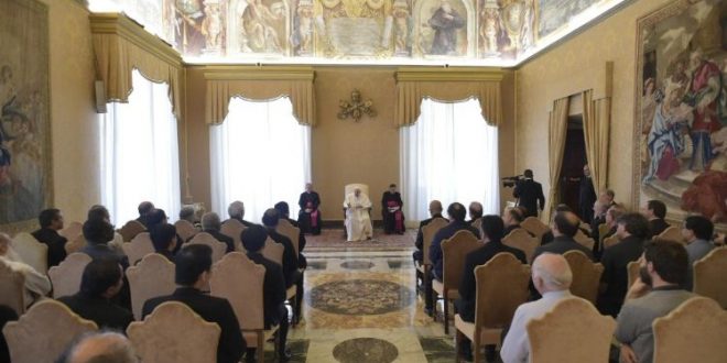 البابا فرنسيس يلتقي المشاركين في المجمع العام لرهبنة المرسلين السكالابريان