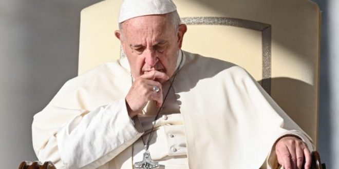 البابا فرنسيس يدعو، وأمام أجواء التوتر في العالم، إلى الحفاظ على شعلة الحوار والسيطرة على الذات موقدة