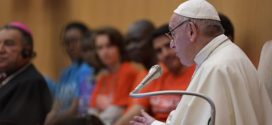 البابا فرنسيس يستقبل المشاركين في لقاء دولي لمسؤولي راعوية السجون