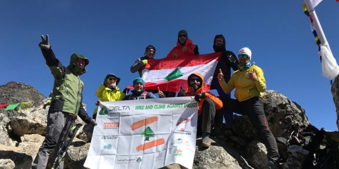 فريق دلتا نجح بتسلق قمة لوبوتشيه في جبال الهملايا