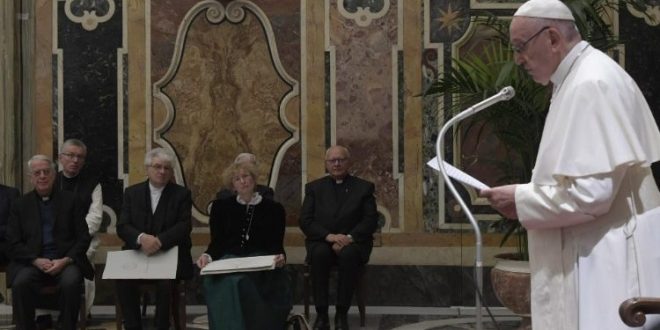 البابا فرنسيس يختتم زيارته الرسولية إلى موريشيوس بلقاء السلطات والسلك الدبلوماسي والمجتمع المدني