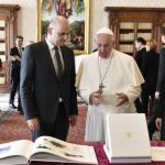 البابا فرنسيس يستقبل رئيس الاتحاد السويسري السيد ألان بيرسي