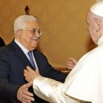 البابا فرنسيس يستقبل الرئيس الفلسطيني محمود عباس
