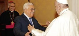 البابا فرنسيس يستقبل الرئيس الفلسطيني محمود عباس