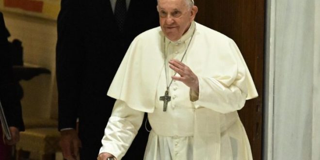 البابا فرنسيس يشدد على ضرورة مساعدة الجميع على النهوض من السقطات ويتوقف بشكل خاص عند الشباب ضحايا إدمان المخدرات