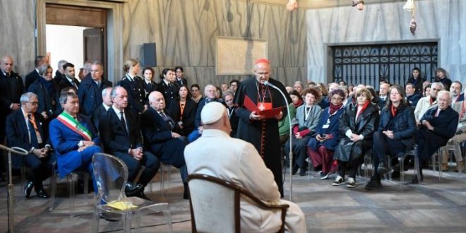 البابا فرنسيس يلتقي في البندقية الفنانين ويتحدث عن أهمية الفن وحاجة العالم إلى الفنانين