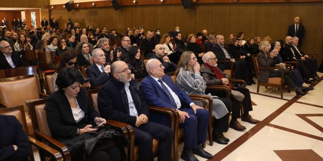 جمعية اصدقاء راهبات الصليب احتفلت بقداس الشكر لزيارة البابا في حضور اللبنانية الاولى